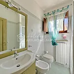 652- Trilocale A Al Piano Terra Con Ampia Corte Esterna E Posto Auto - White Club Omaggio Dal Lun Al Ven Fino Al 02-08 Apartment